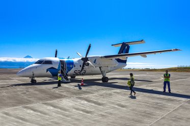 Flugzeug der SATA Air Açores: Flug auf die Azoren